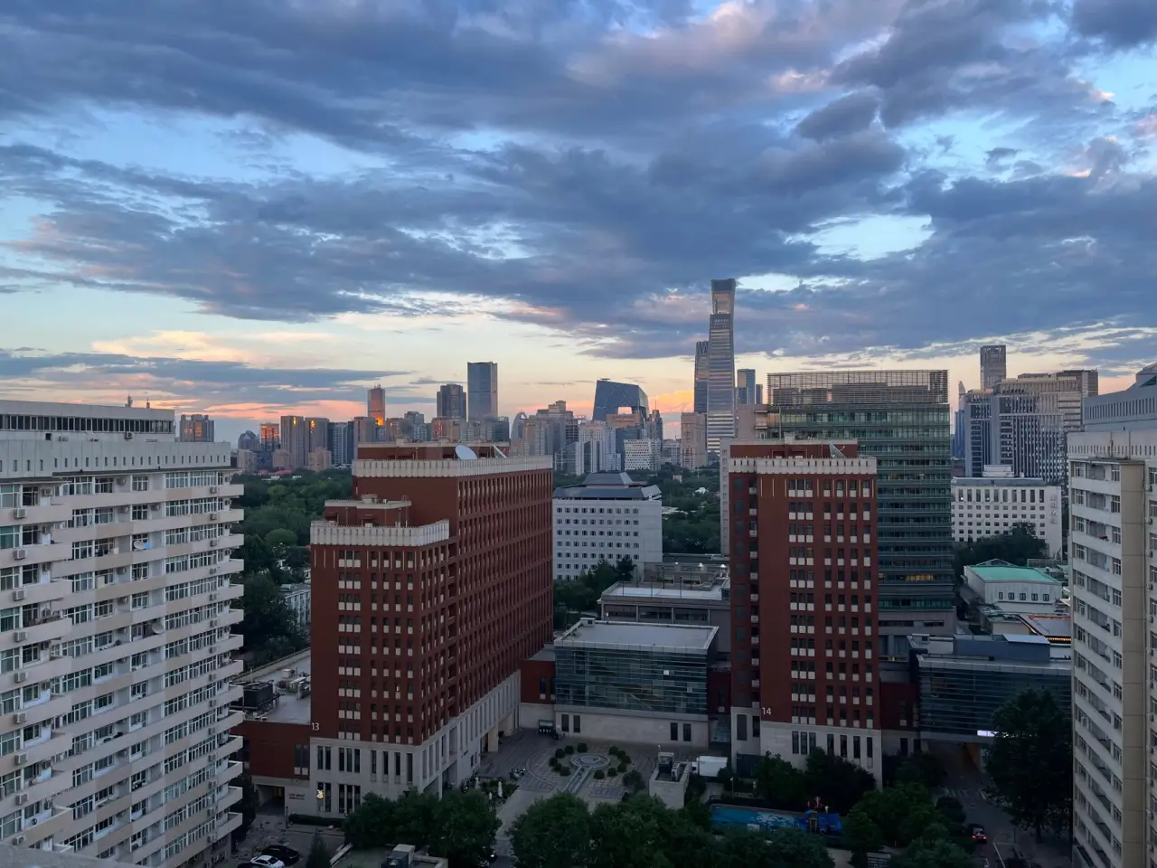 码垛机与自动包装设备选型对比：华中化工企业如何匹配产线需求
