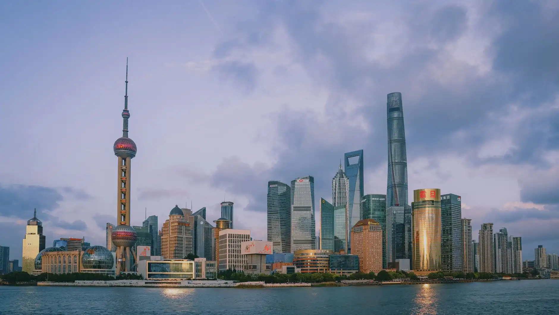 码垛机在化工行业中的选型要点与效率提升方案