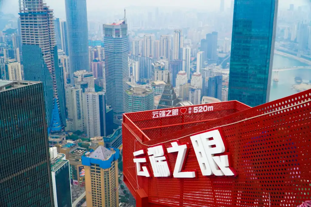 速鑫斌科技码垛机与自动化包装线在化工行业的应用优势分析