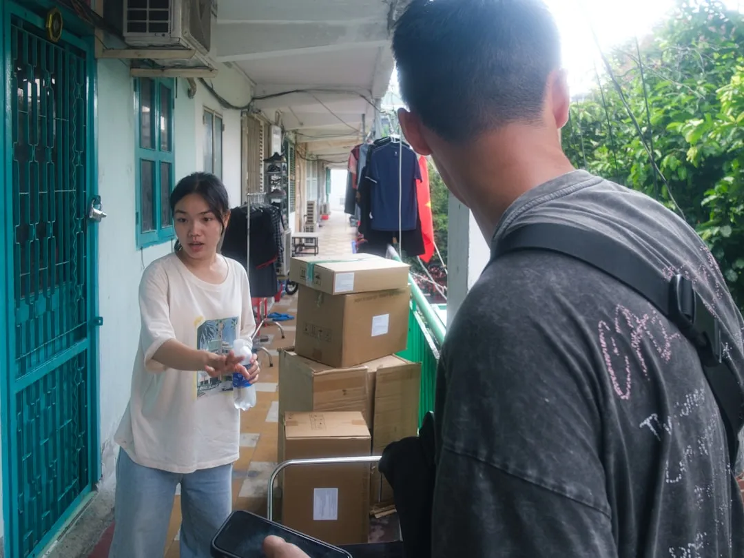 码垛机选型指南：不同物料特性下的设备配置方案